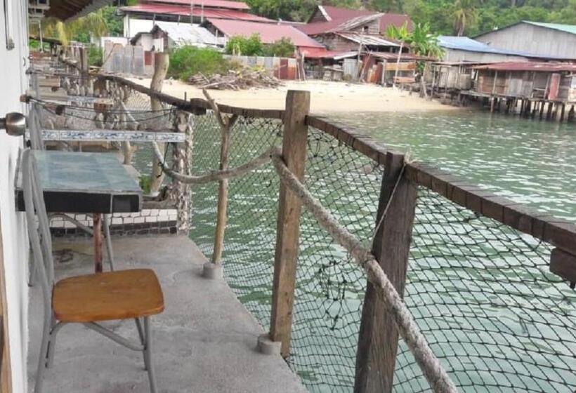 חדר סטנדרט עם מרפסת, Pangkor Fish House