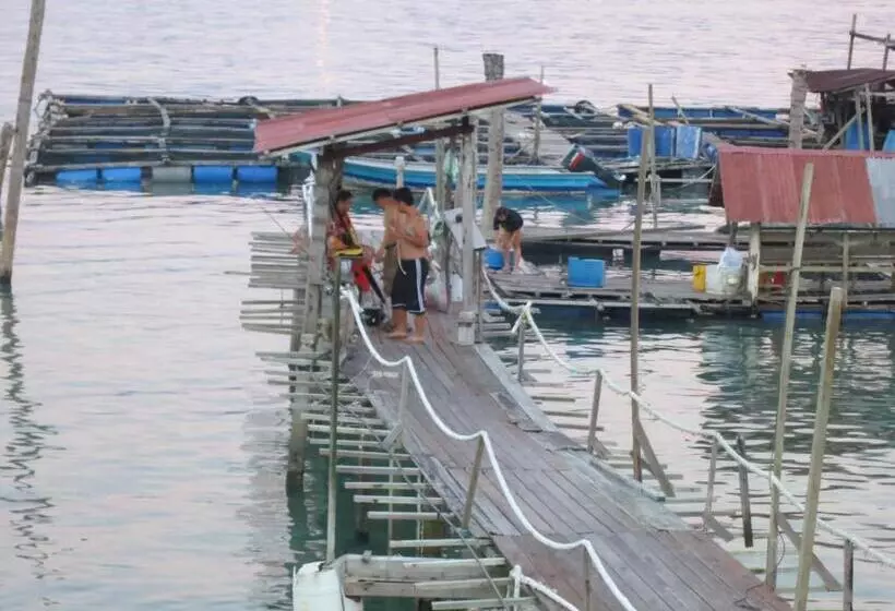 Standard Kolmen Hengen Huone, Pangkor Fish House