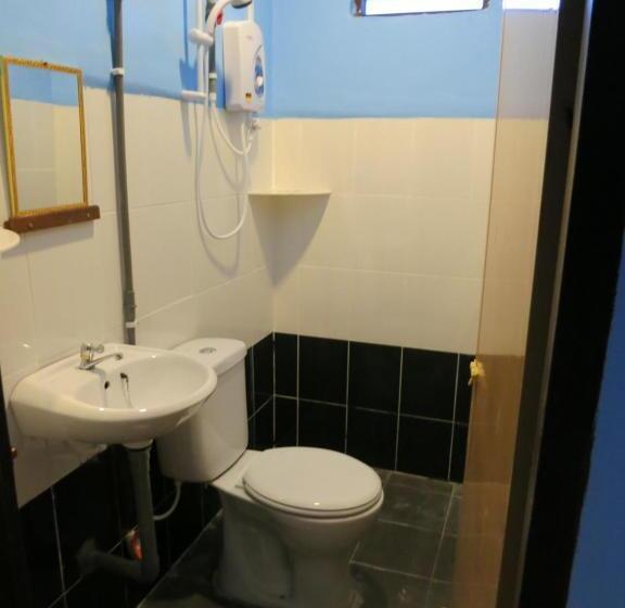 חדר סטנדרט לשלושה, Pangkor Fish House