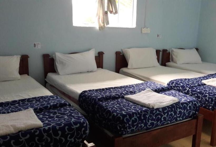 Четырехместный Номер Economy, Pangkor Fish House