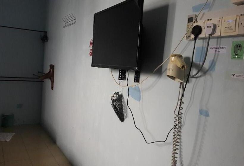 חדר אקונומי לארבעה, Pangkor Fish House