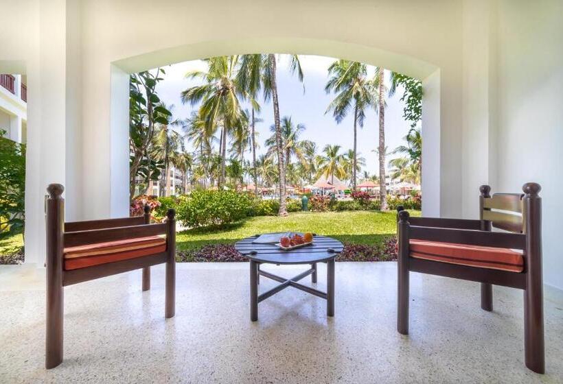 풀장 전망 디럭스 룸, Prideinn Paradise Beach Resort & Spa Mombasa