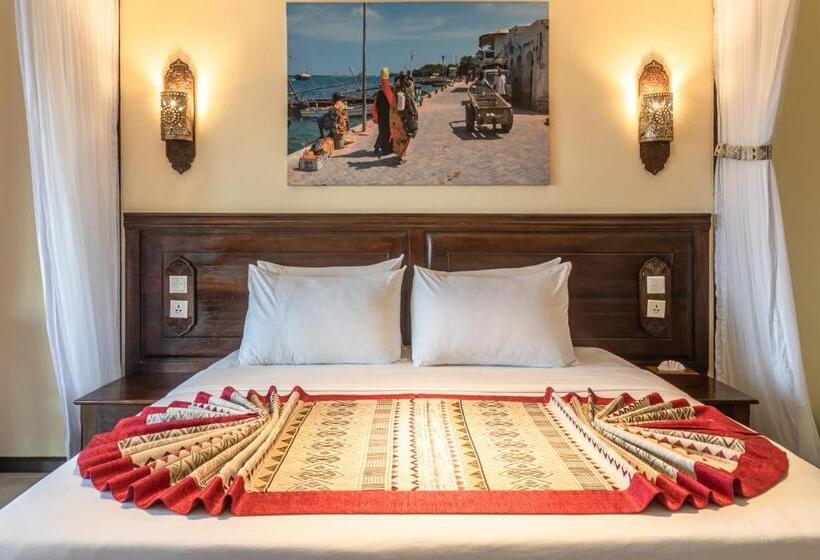 プールの見えるデラックスルーム, Prideinn Paradise Beach Resort & Spa Mombasa