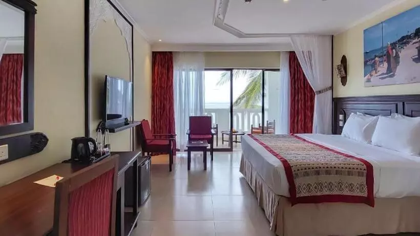اتاق لوکس با چشم‌انداز دریا, Prideinn Paradise Beach Resort & Spa Mombasa