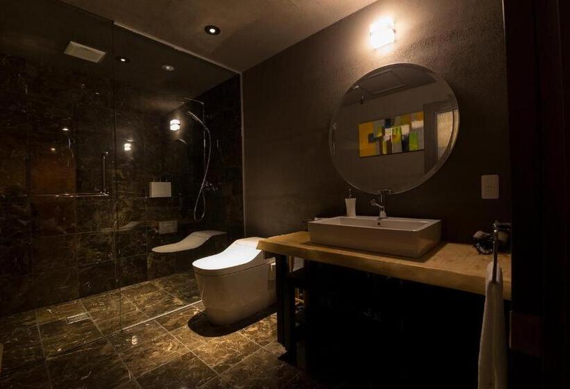 Номер Deluxe, Shakespeare