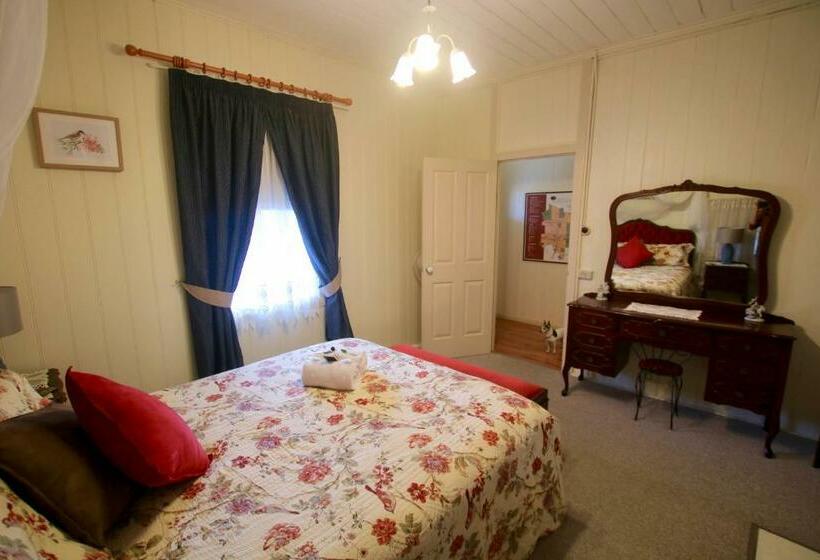 １ベッドルームハウス, Tenterfield Historic C1895 Cottage