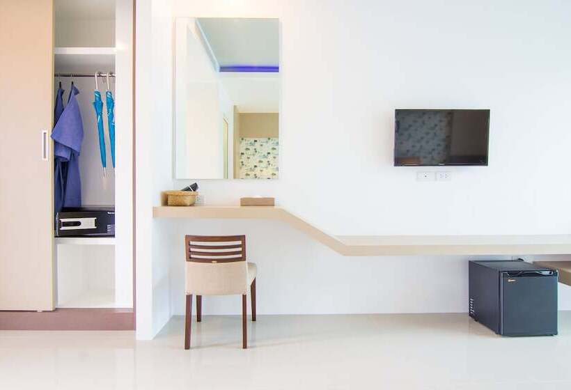 חדר משפחתי, The Phu Beach Hotel   Sha Plus