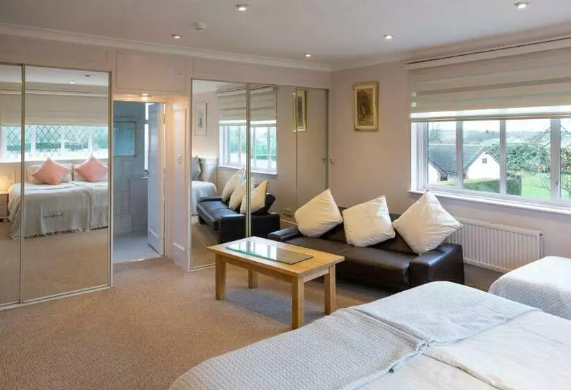 エクゼクティブルーム, Elmcroft Guest House