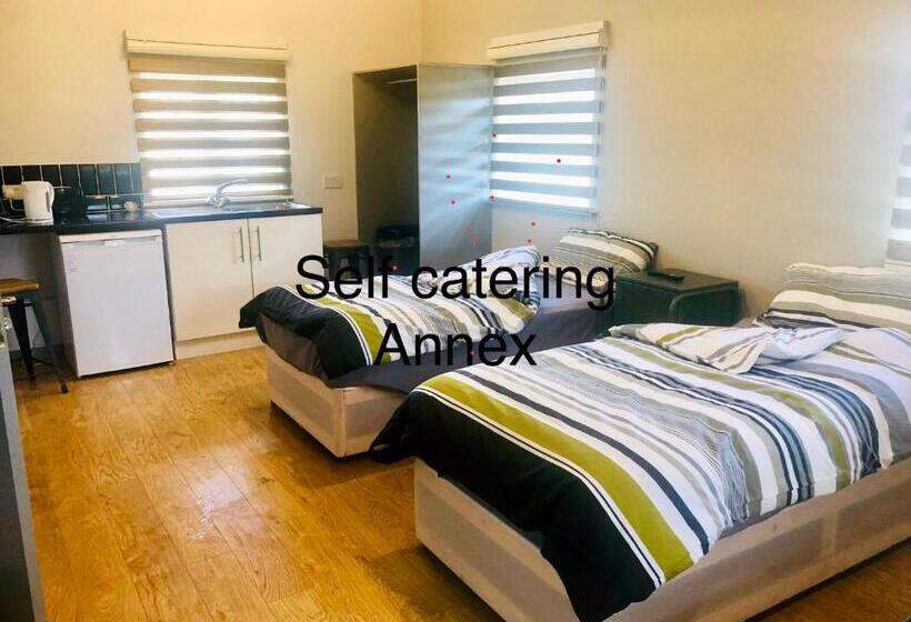 חדר סטנדרט נוף לגינה, Elmcroft Guest House