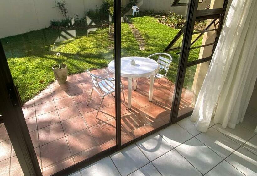 اتاق استاندارد, Sheilan House