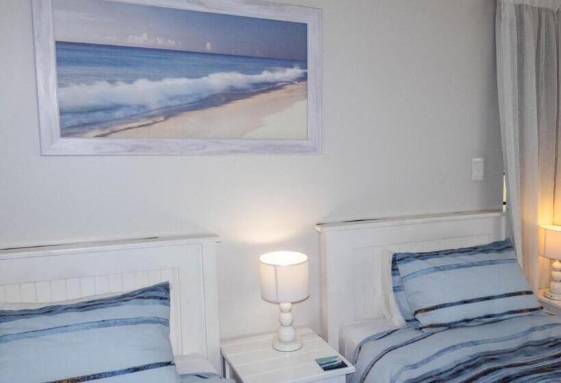 اتاق سوپریور با چشم‌انداز باغ, Sheilan House