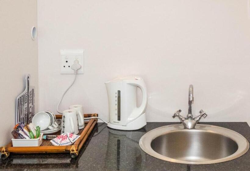 اتاق استاندارد, Sheilan House