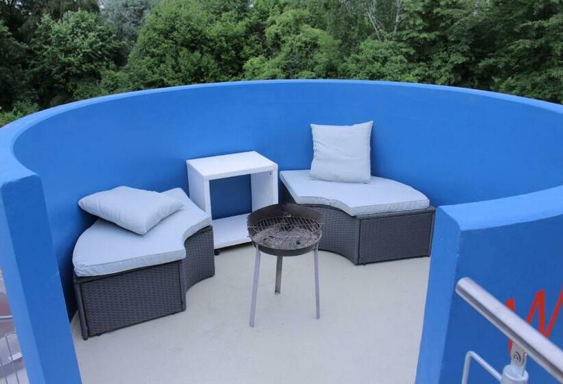 اتاق استاندارد با سرویس بهداشتی مشترک, Qbe Hotel Heizhaus Berlin