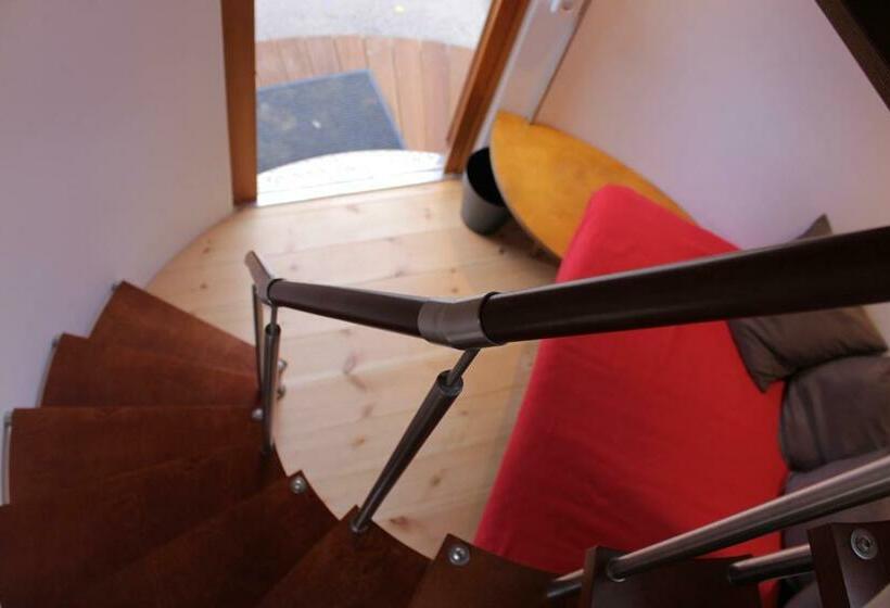 اتاق استاندارد با سرویس بهداشتی مشترک, Qbe Hotel Heizhaus Berlin