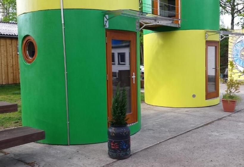 اتاق استاندارد با سرویس بهداشتی مشترک, Qbe Hotel Heizhaus Berlin