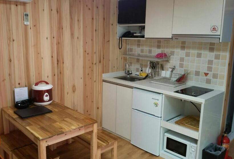 Номер Стандарт, Dongwon Youthhostel