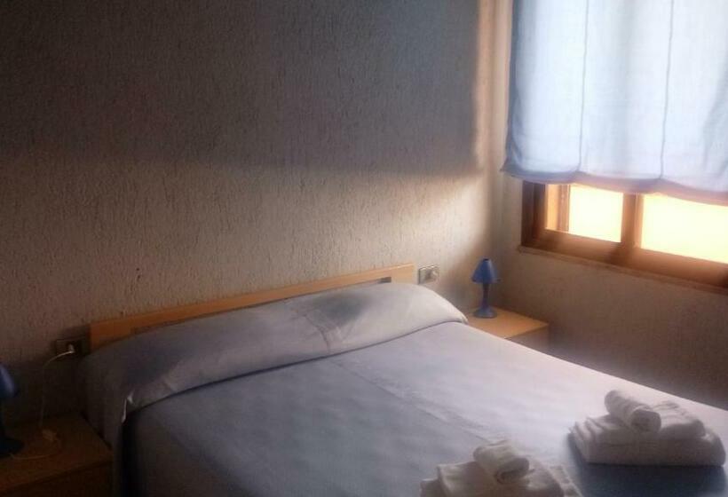 اتاق استاندارد سه تخته با بالکن, Verdemare Sardegna Uno