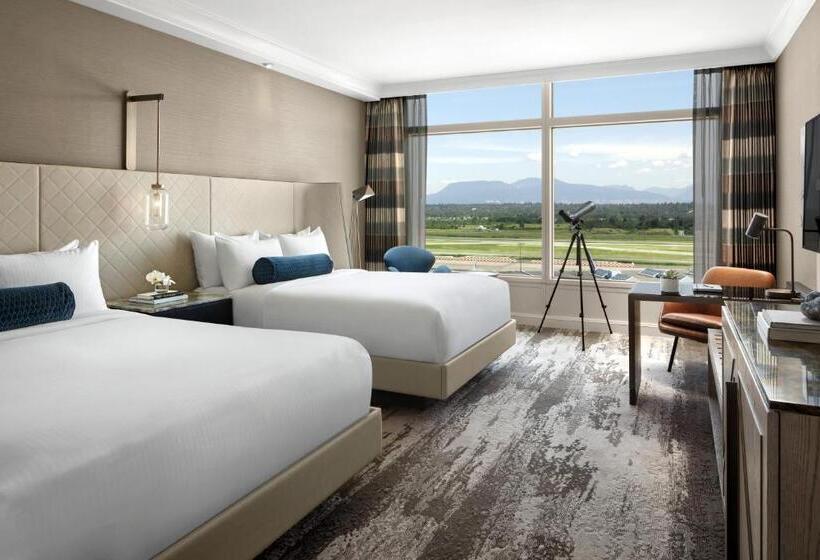 Номер Стандартный с Видом, Fairmont Vancouver Airport Gold Experience