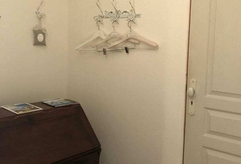 اتاق استاندارد, B&b Le Miroir Aux Fées Bordeaux