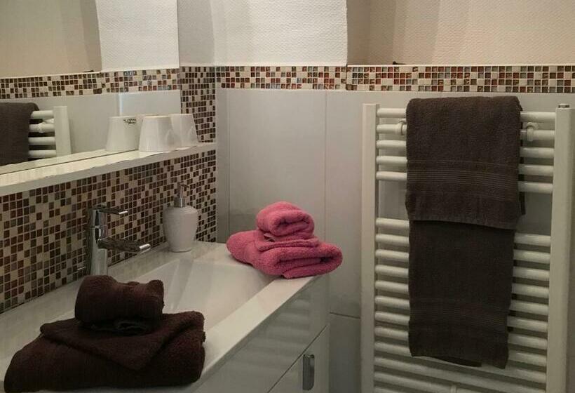 Номер Стандарт, B&b Le Miroir Aux Fées Bordeaux