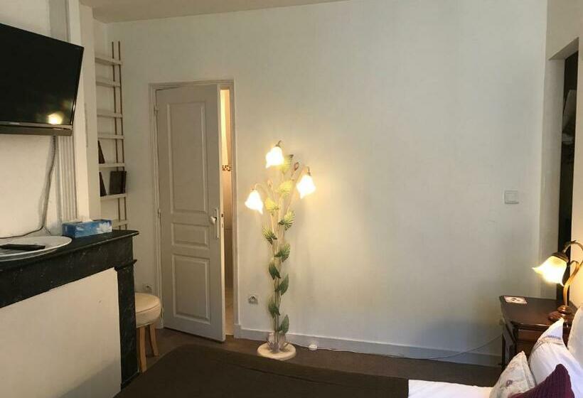 اتاق استاندارد, B&b Le Miroir Aux Fées Bordeaux