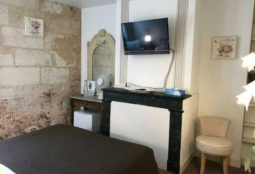 اتاق استاندارد, B&b Le Miroir Aux Fées Bordeaux
