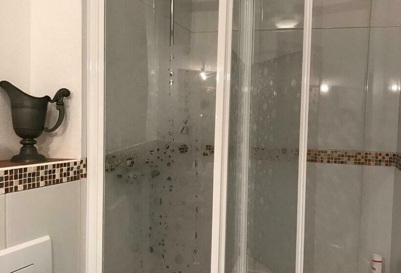 اتاق استاندارد, B&b Le Miroir Aux Fées Bordeaux