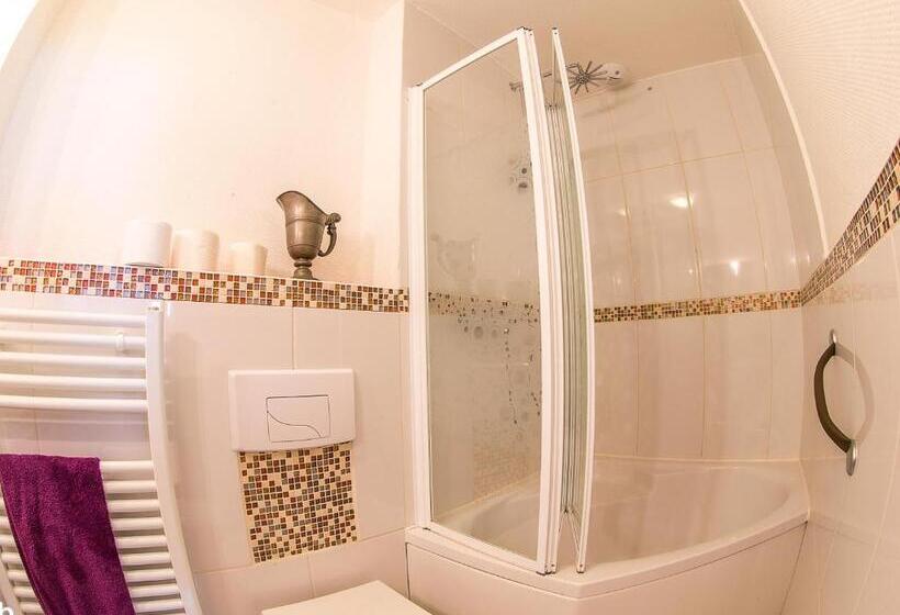 اتاق استاندارد, B&b Le Miroir Aux Fées Bordeaux