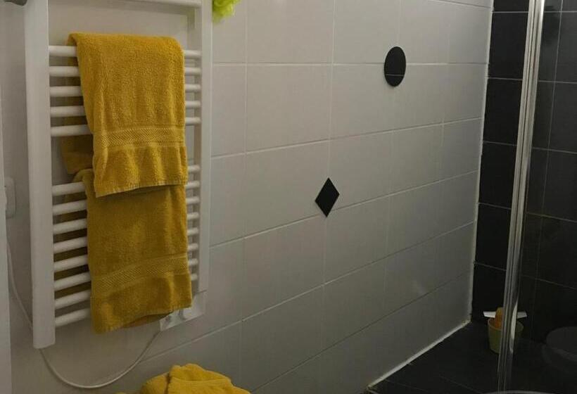 اتاق استاندارد, B&b Le Miroir Aux Fées Bordeaux