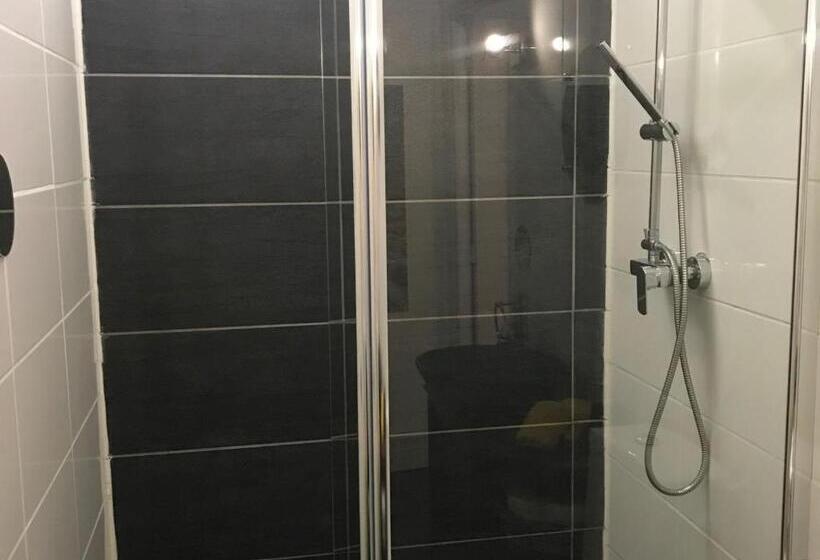 Номер Стандарт, B&b Le Miroir Aux Fées Bordeaux
