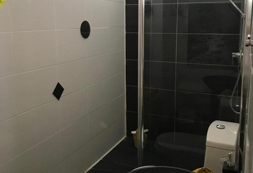 اتاق استاندارد, B&b Le Miroir Aux Fées Bordeaux