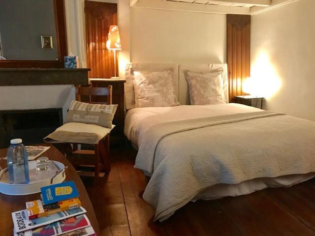 اتاق استاندارد سه نفره, B&b Le Miroir Aux Fées Bordeaux