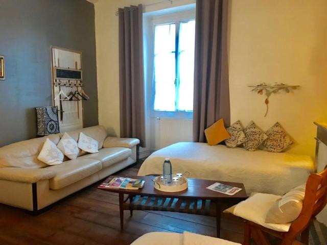اتاق استاندارد سه نفره, B&b Le Miroir Aux Fées Bordeaux
