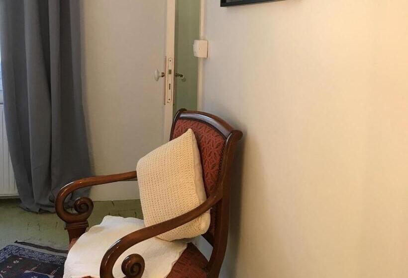 اتاق استاندارد, B&b Le Miroir Aux Fées Bordeaux