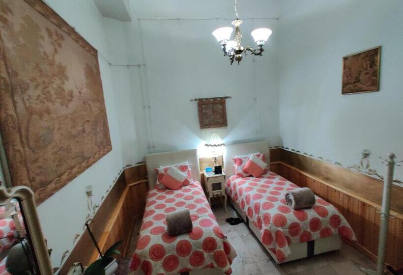 سوییت اجرایی, Azcami Boutique