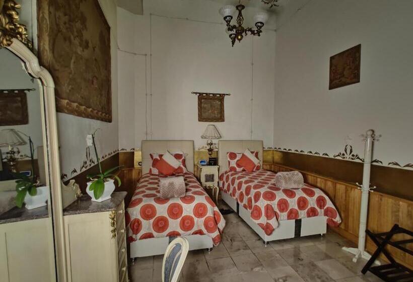 سوییت اجرایی, Azcami Boutique