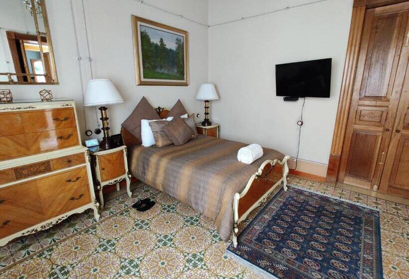 سوییت جونیور, Azcami Boutique