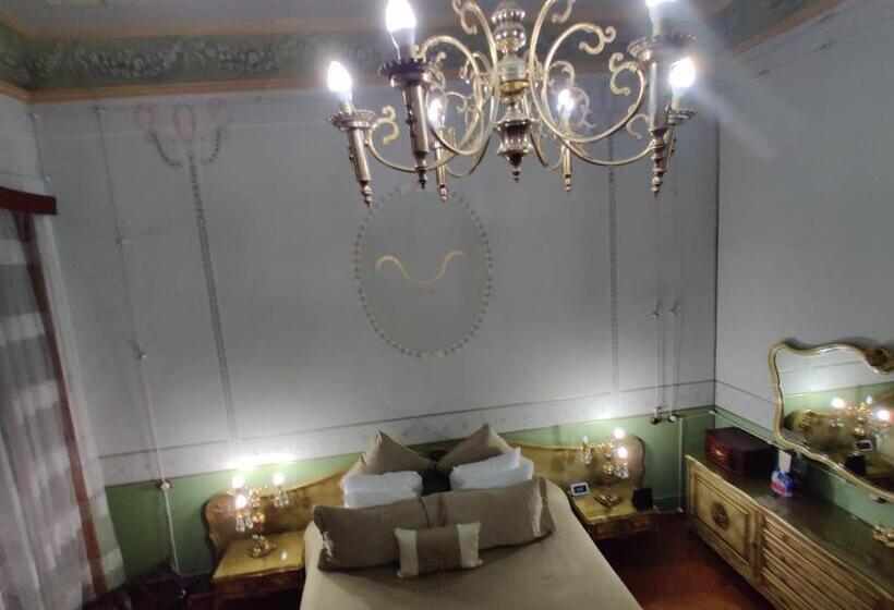 سوییت سوپریور, Azcami Boutique