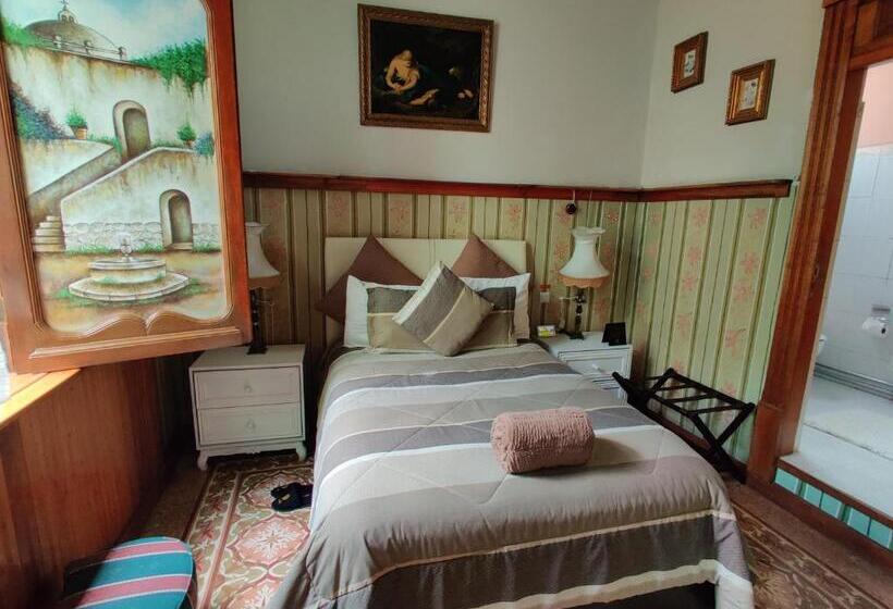 سوییت, Azcami Boutique