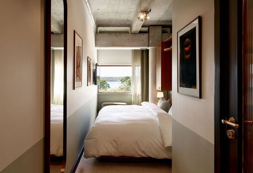 غرفة أساسية, Ellery Beach House