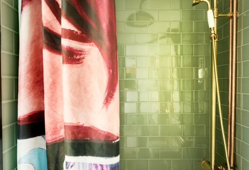 غرفة أساسية, Ellery Beach House