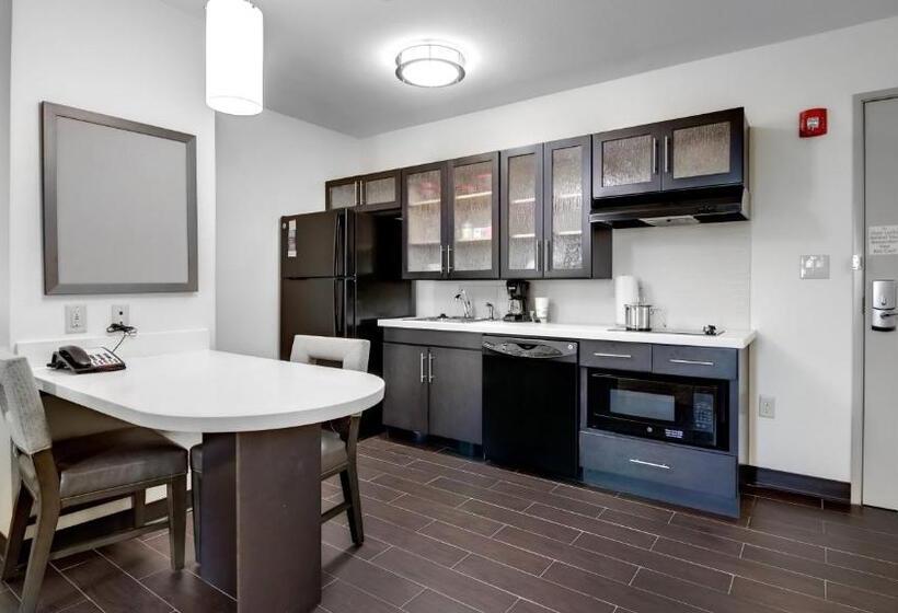 غرفة قياسية سرير كينج لذوى الإحتياجات الخاصة, Candlewood Suites Waco, An Ihg