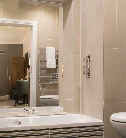 استودیوی استاندارد, Court Residence Apart