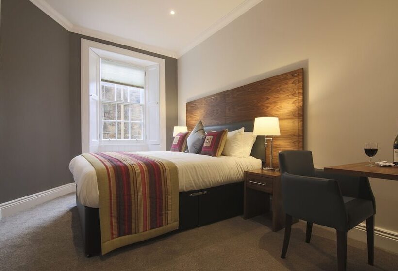 استودیوی استاندارد, Court Residence Apart