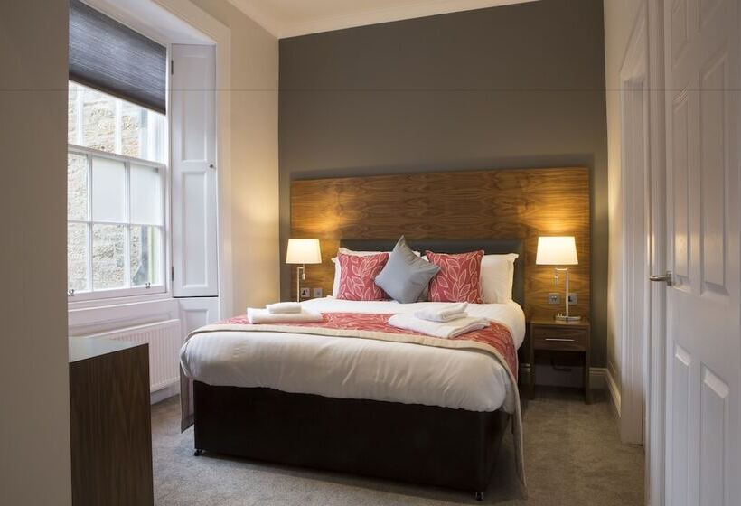 استودیوی استاندارد, Court Residence Apart