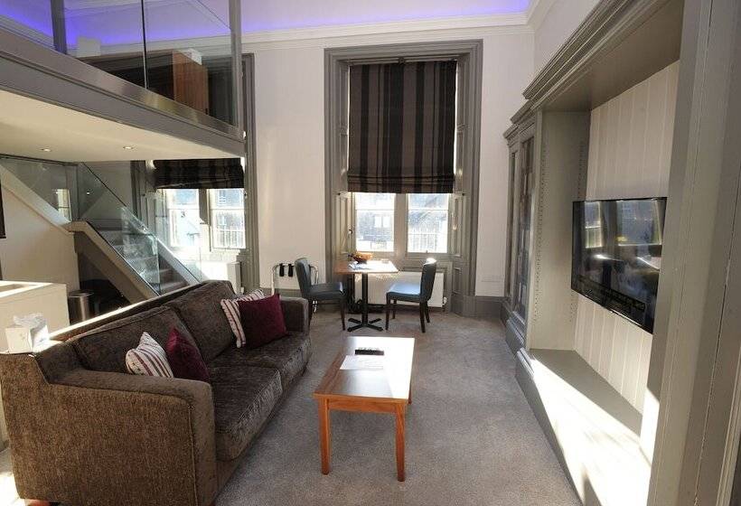 جناح دوبلكس, Court Residence Apart