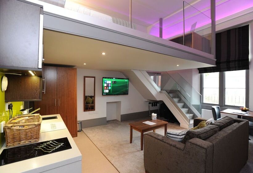 جناح دوبلكس, Court Residence Apart