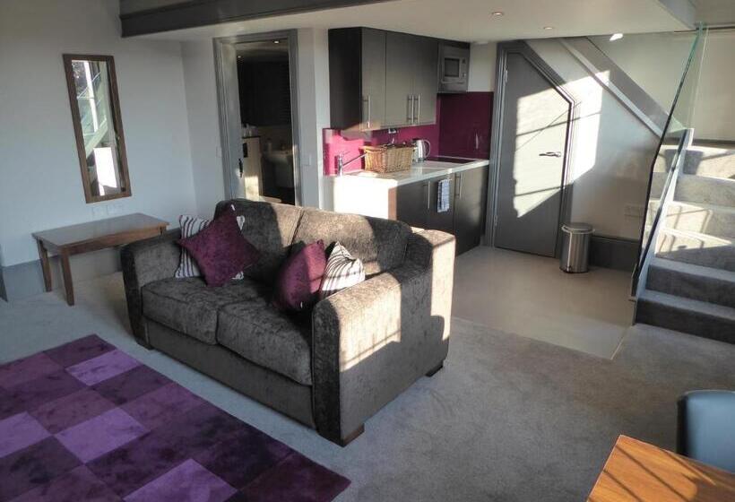 جناح دوبلكس, Court Residence Apart