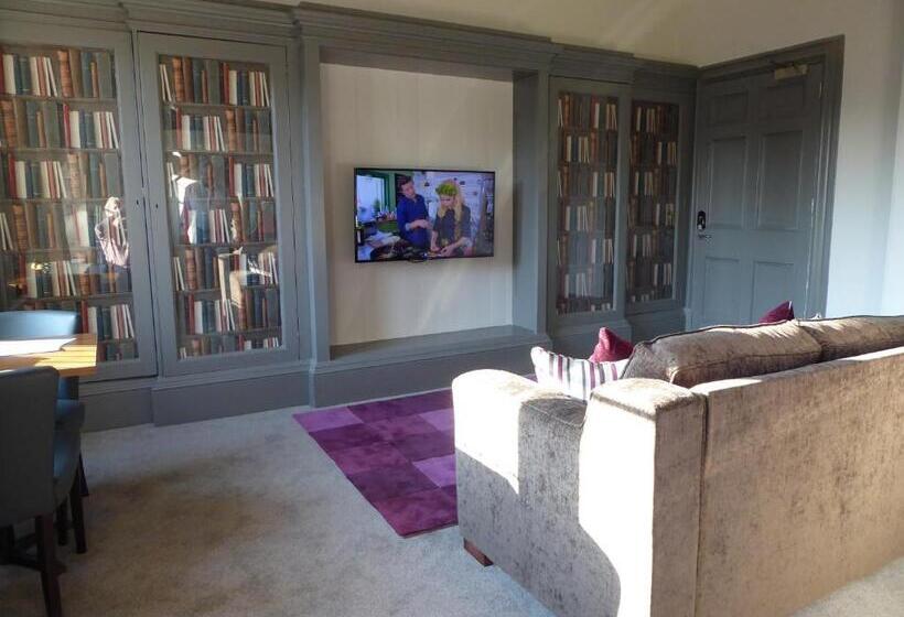 جناح دوبلكس, Court Residence Apart