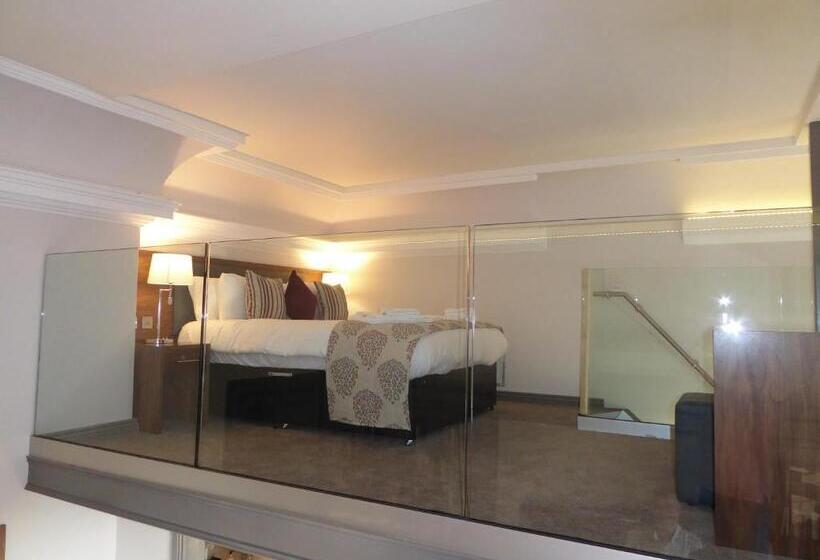 سوییت دوبلکس, Court Residence Apart